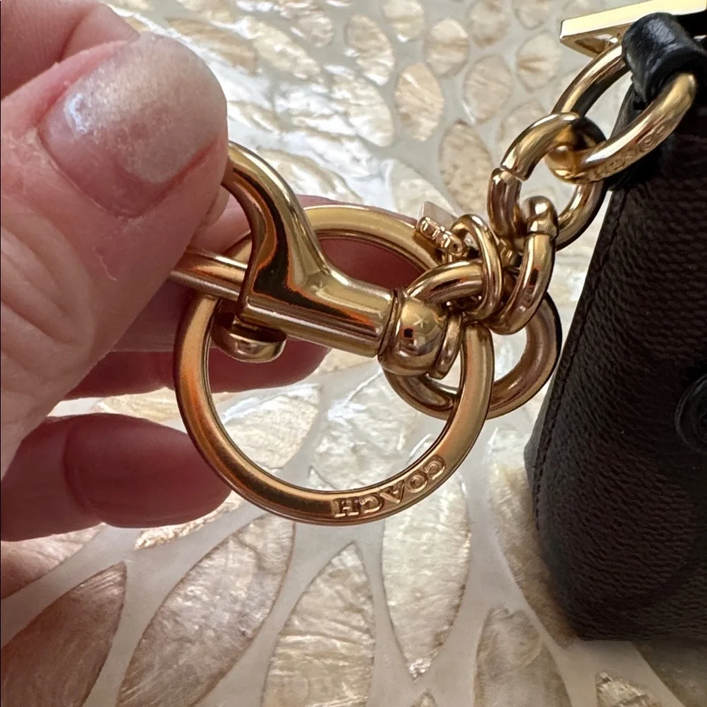 Coach signature C  bag charm - Picture 4 of 5